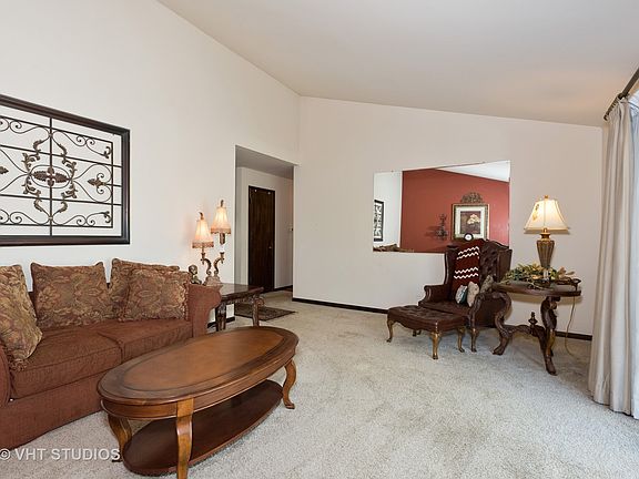 5th image of 0N333 Cottonwood Dr