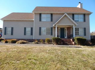 917 N East End Rd, Strawberry Plains, TN 37871