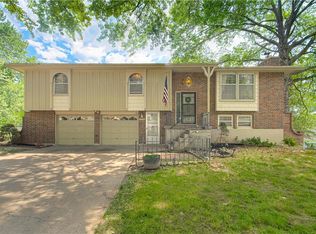 1324 NE 84th Pl, Kansas City, MO 64155