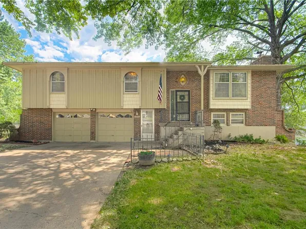 1324 NE 84th Pl, Kansas City, MO 64155