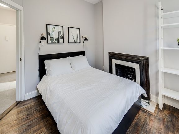 3rd image of 454 W 22nd St #2C1