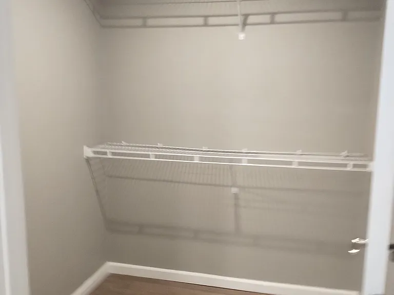 222 Longwood Ln — Photo 10