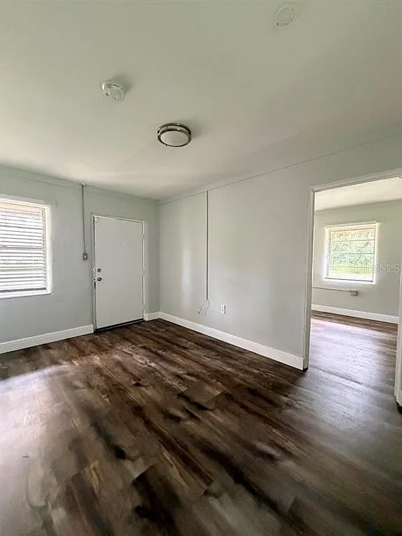 Studio, 1.0 bath, 700 sqft, $1,300 — Photo 2