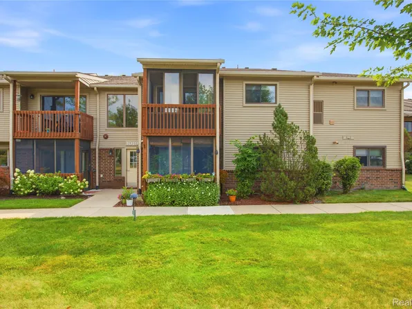 10193 Nancys Blvd APT 76, Grosse Ile, MI 48138