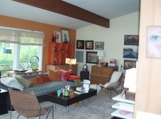 391 Blossom Hill Dr, Lancaster, PA 17601