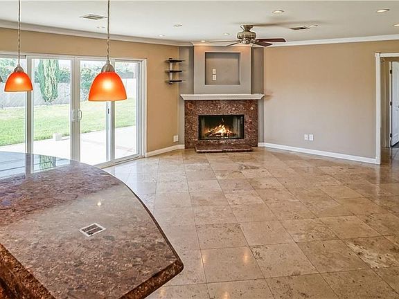 3rd image of 23909 Sylvan St