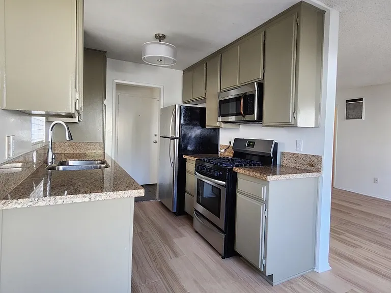 1550 Armacost Ave #105 — Photo 12