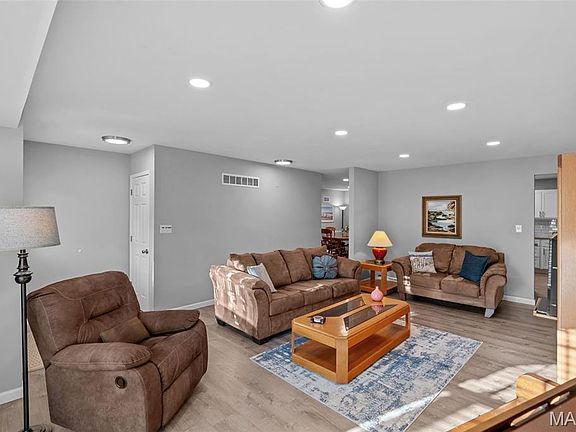 5th image of 412 Woodrun Dr