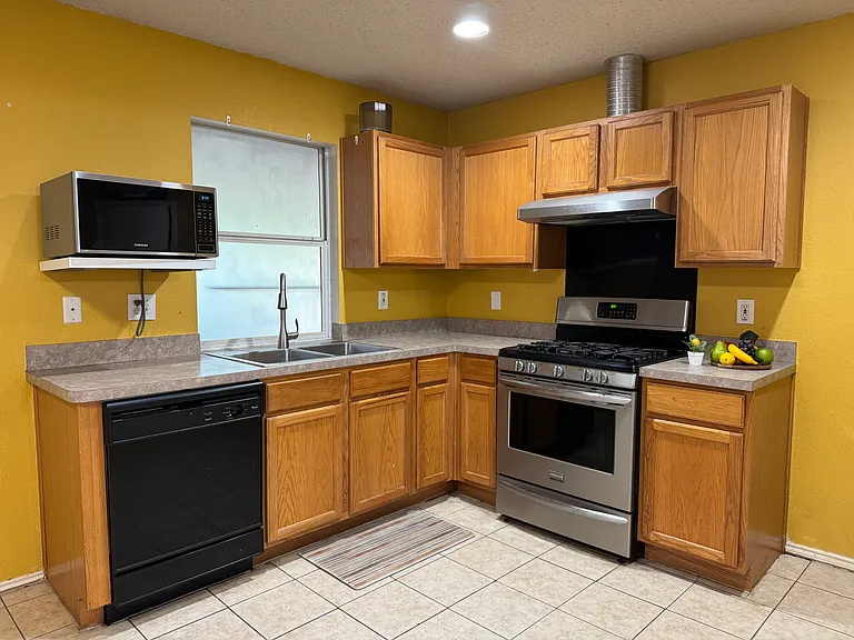 824 Mulder Dr — Photo 11