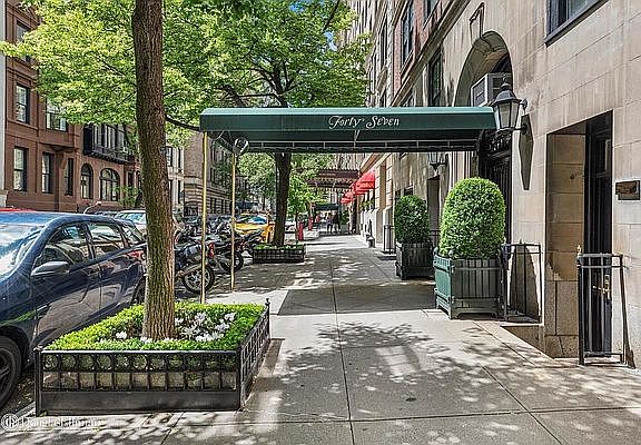 5th image of 47 E 64th St #6C