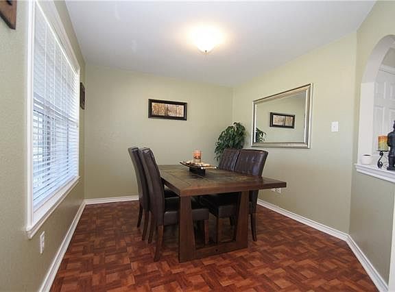 3rd image of 8824 Holliday Ln