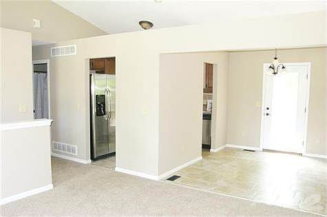 5th image of 242 Fairway Dr