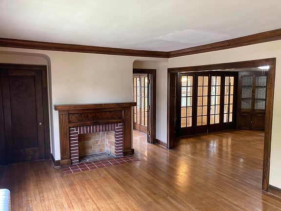 5th image of 13899 Clifton Blvd APT 2