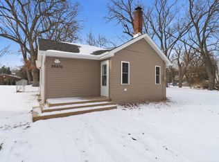 39470 N Woodland Ave, Antioch, IL 60002