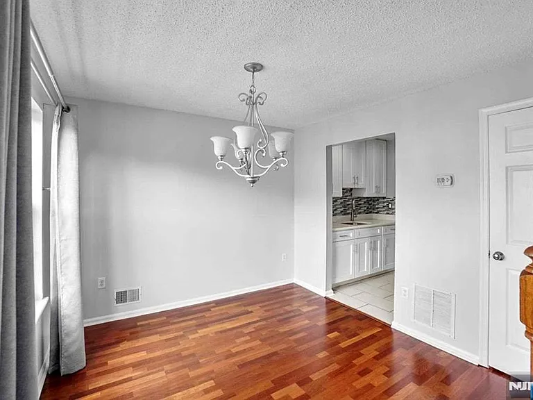 100 Callahan Ct — Photo 10