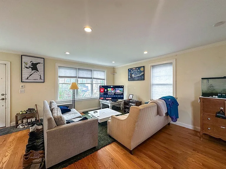 77 Faywood Ave — Photo 10