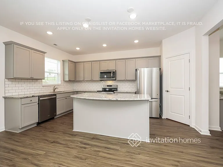 3810 Lantern Ln — Photo 7