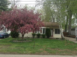 7461 Crissman St, Utica, MI 48317