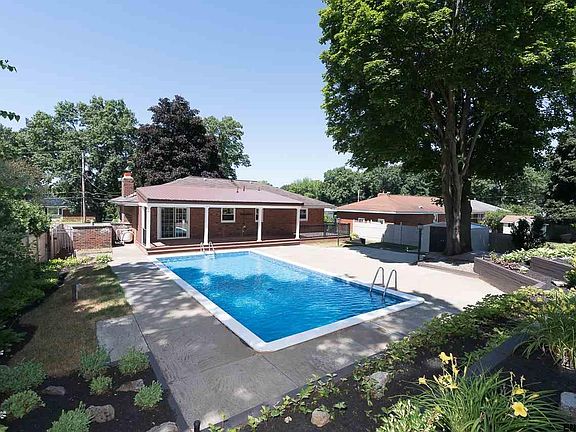 3rd image of 39 James Dr