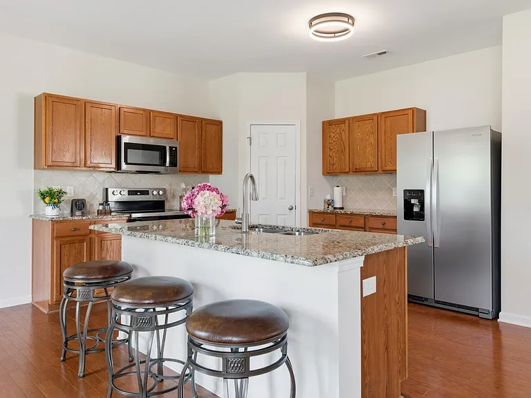 4332 Burchard Dr — Photo 8