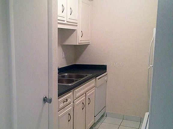 2nd image of 3325 Bayshore Blvd Unit A33