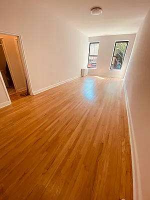 Rented by Metropolis Real Estate of Manhattan | media 11