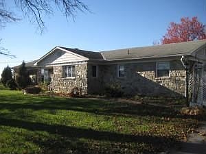 2nd image of 726 Anderson Ferry Rd