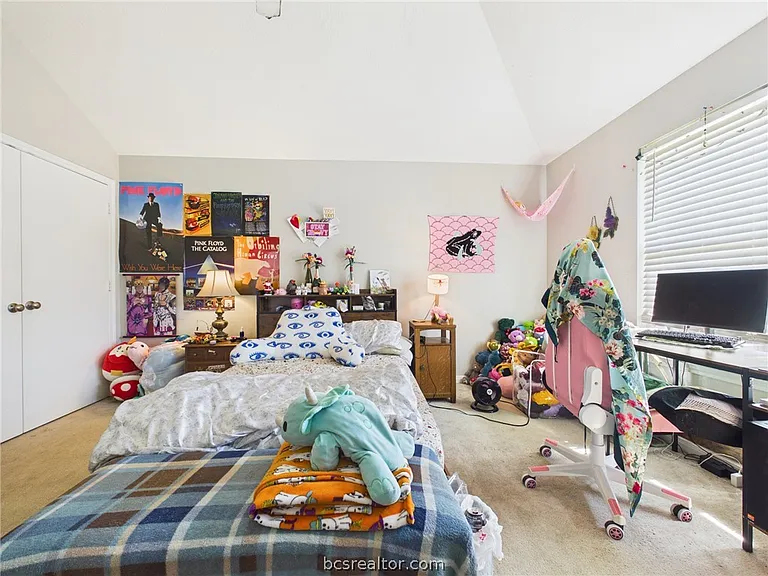 1006 Crested Point Dr — Photo 12