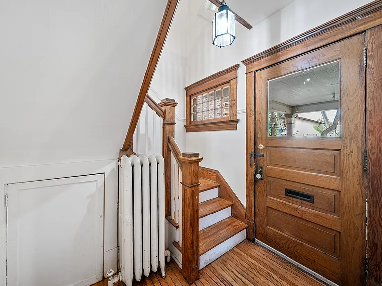 831 Hamlin St — Photo 12