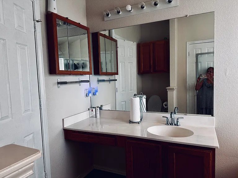 Master's bathroom