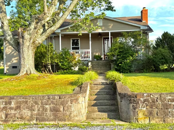 220 E Maple Ave, Fayetteville, WV 25840