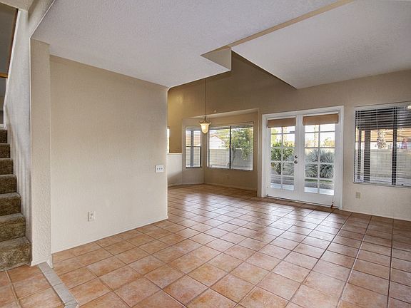 5th image of 1302 E McNair Dr