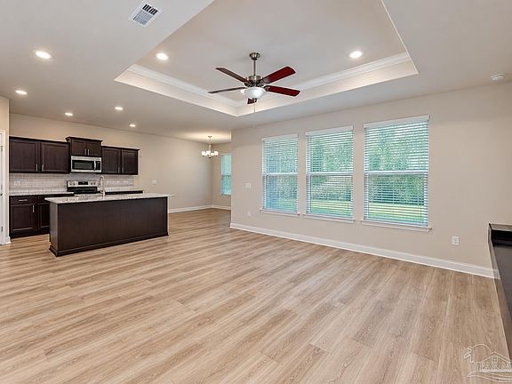 4th image of 2667 Avalon St
