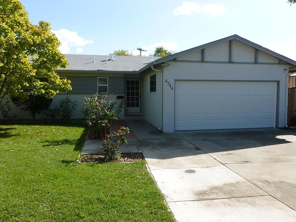 1st image of 4944 Dickinson Dr