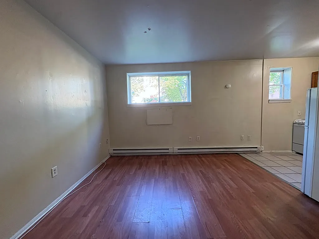 Studio, $1,100 — Photo 2