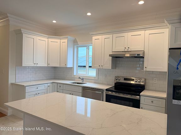 3rd image of 102 Lovelace Ave #2