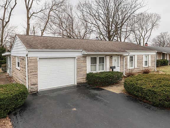 4th image of 60 Holiday Ln