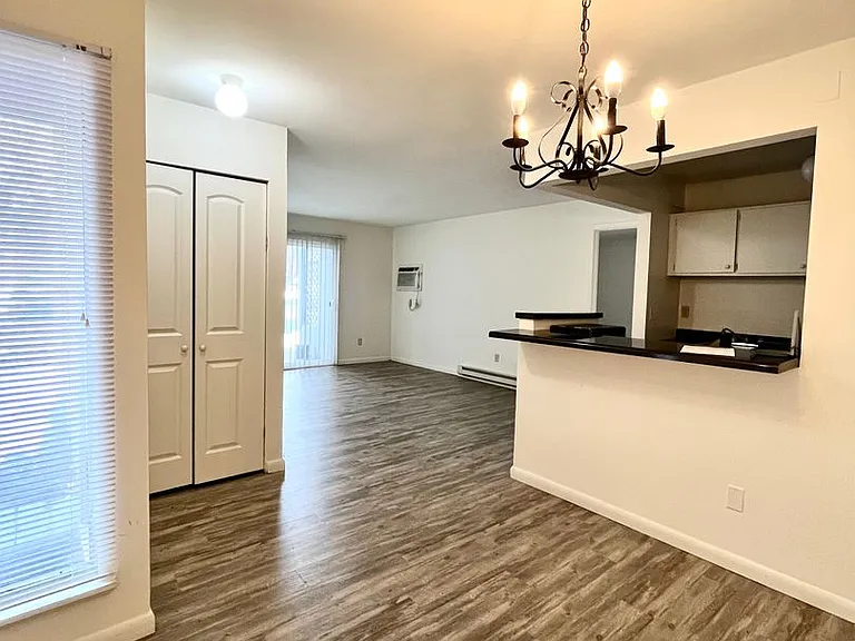 University Park Apartments near Cornell University — Photo 120