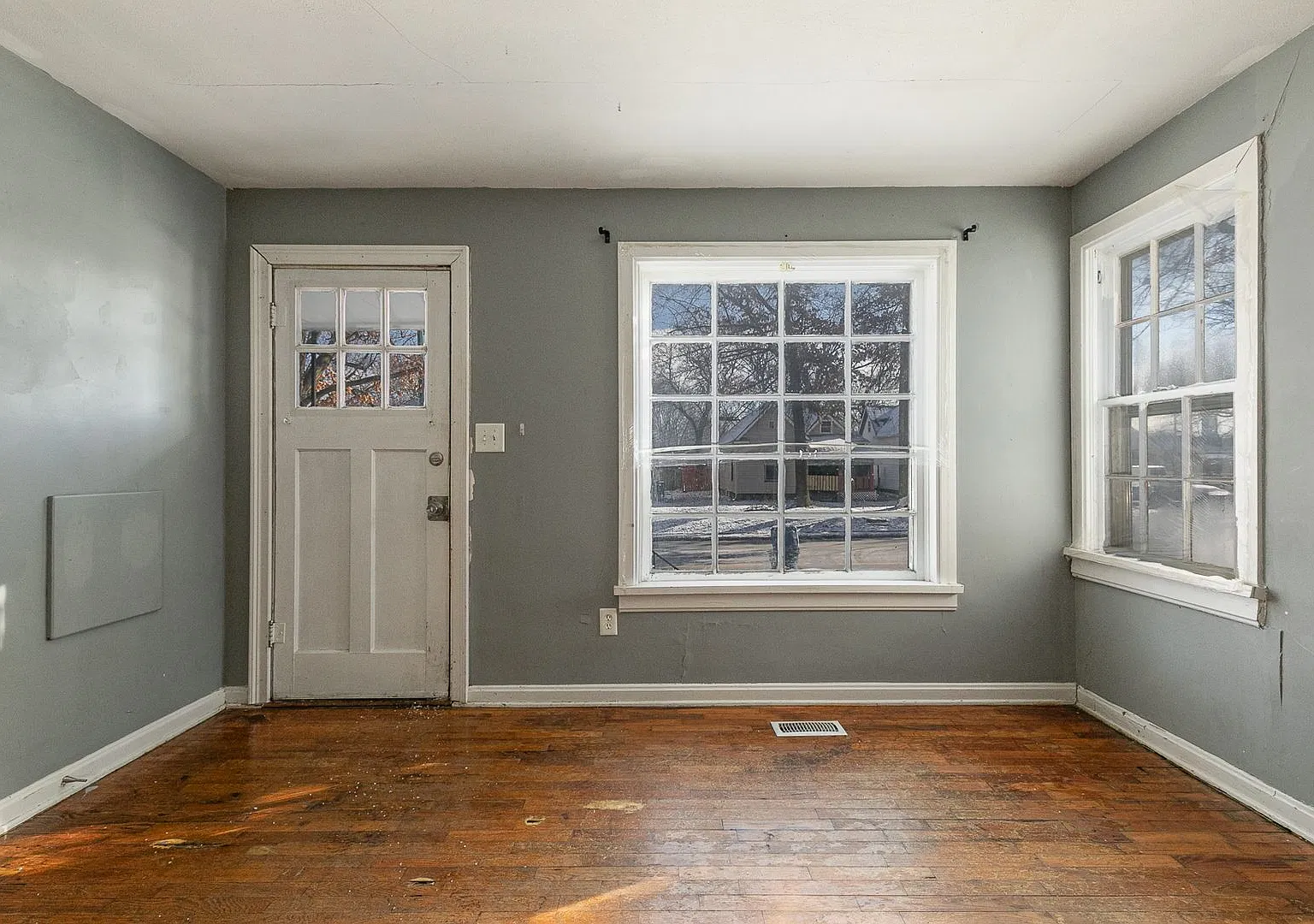 2 bed/1 bath, 850 sqft home! 917 N Grant Ave in Springfield MO. — Photo 2
