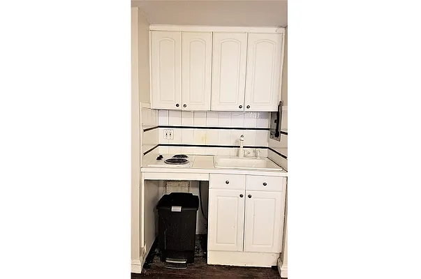 Rented by City Connections Realty | media 18