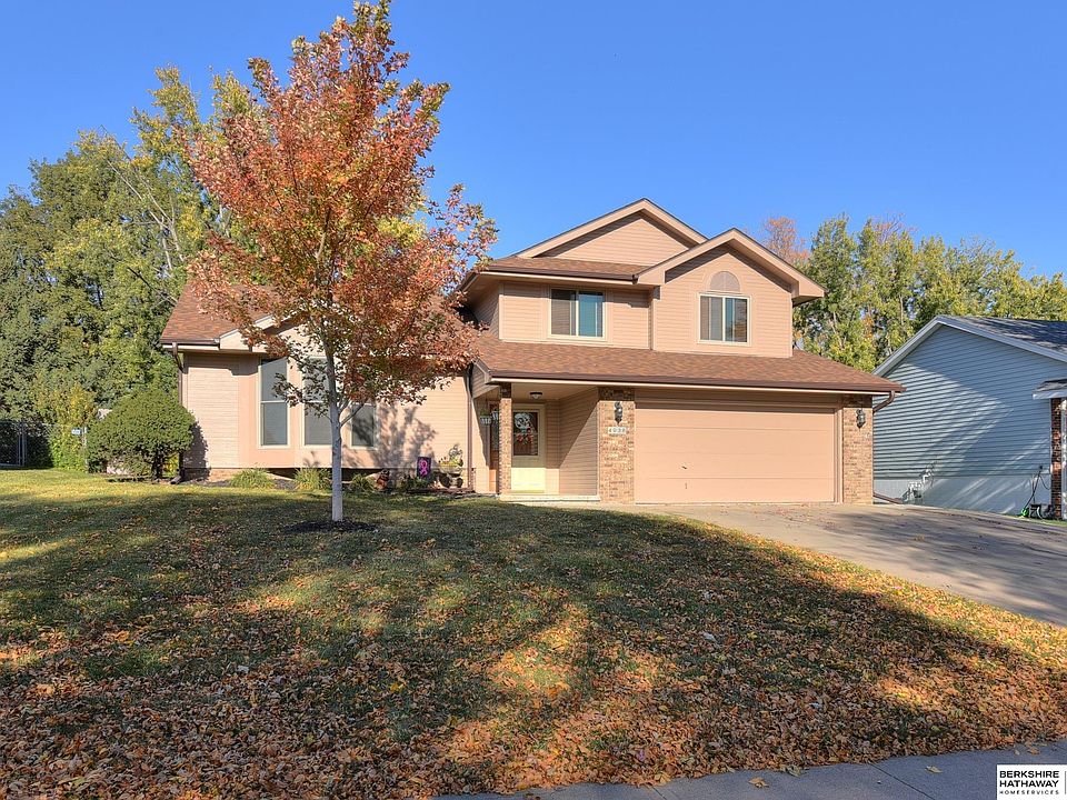 1st image of 4938 Logan Ln