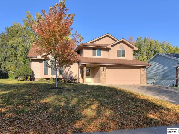 4938 Logan Ln, Bellevue, NE 68157