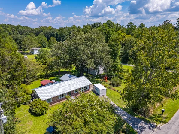 1392 Lebanon Rd, Ridgeville, SC 29472