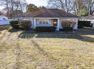 11 Clara Ave, Glenmont, NY 12077