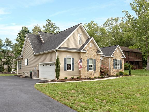 5th image of 6 Englewood Dr