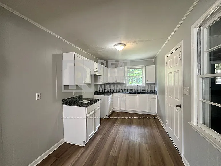 3257 Ohara Dr S — Photo 6