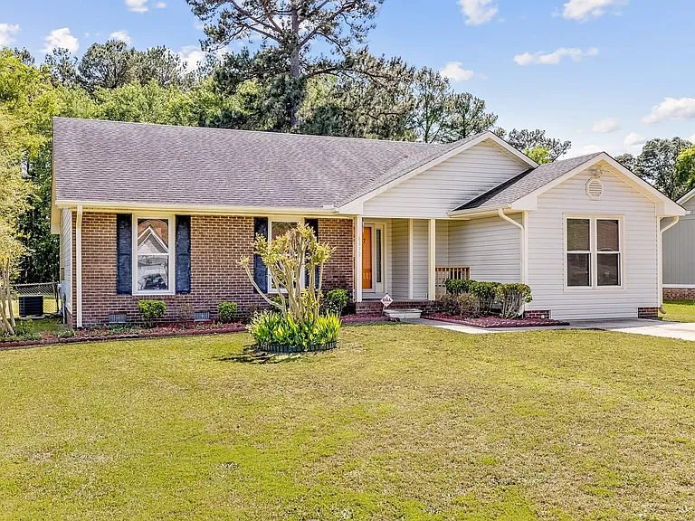 6837 Woodmark Dr — Photo 3