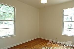 5th image of 286 Covina Ave