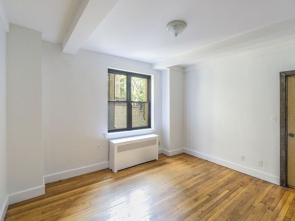 2nd image of 433 W 21st St APT 3D