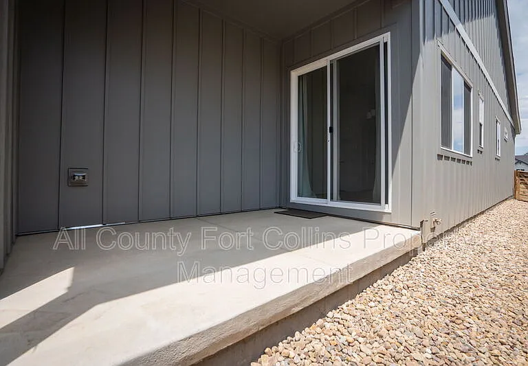 5967 Rendezvous Pkwy — Photo 23